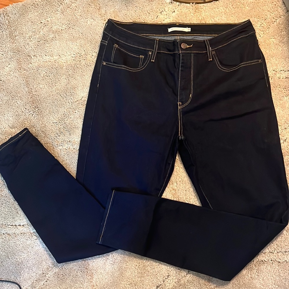 Pristine Levis721 high rise skinny jeans.  Waist 33x Length 30
